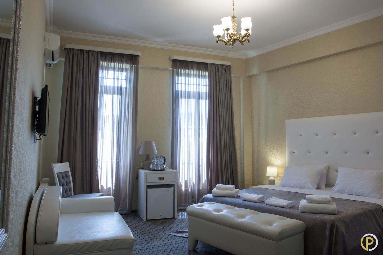 Отель Hotel Piazza Тбилиси