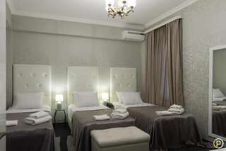 Отель Hotel Piazza Тбилиси Стандартный трехместный номер-2