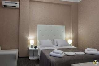 Отель Hotel Piazza Тбилиси Двухместный номер с 1 кроватью-1